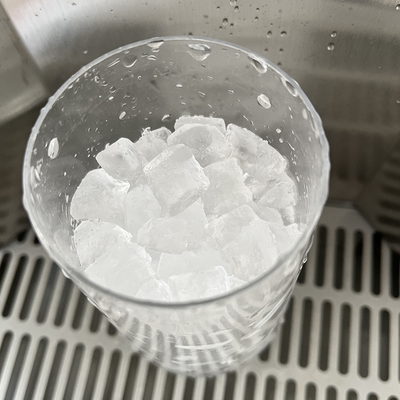 R404a Elektrische ijsblokjesmachine voor koelmiddelen met waterdispenser en eenvoudige bediening